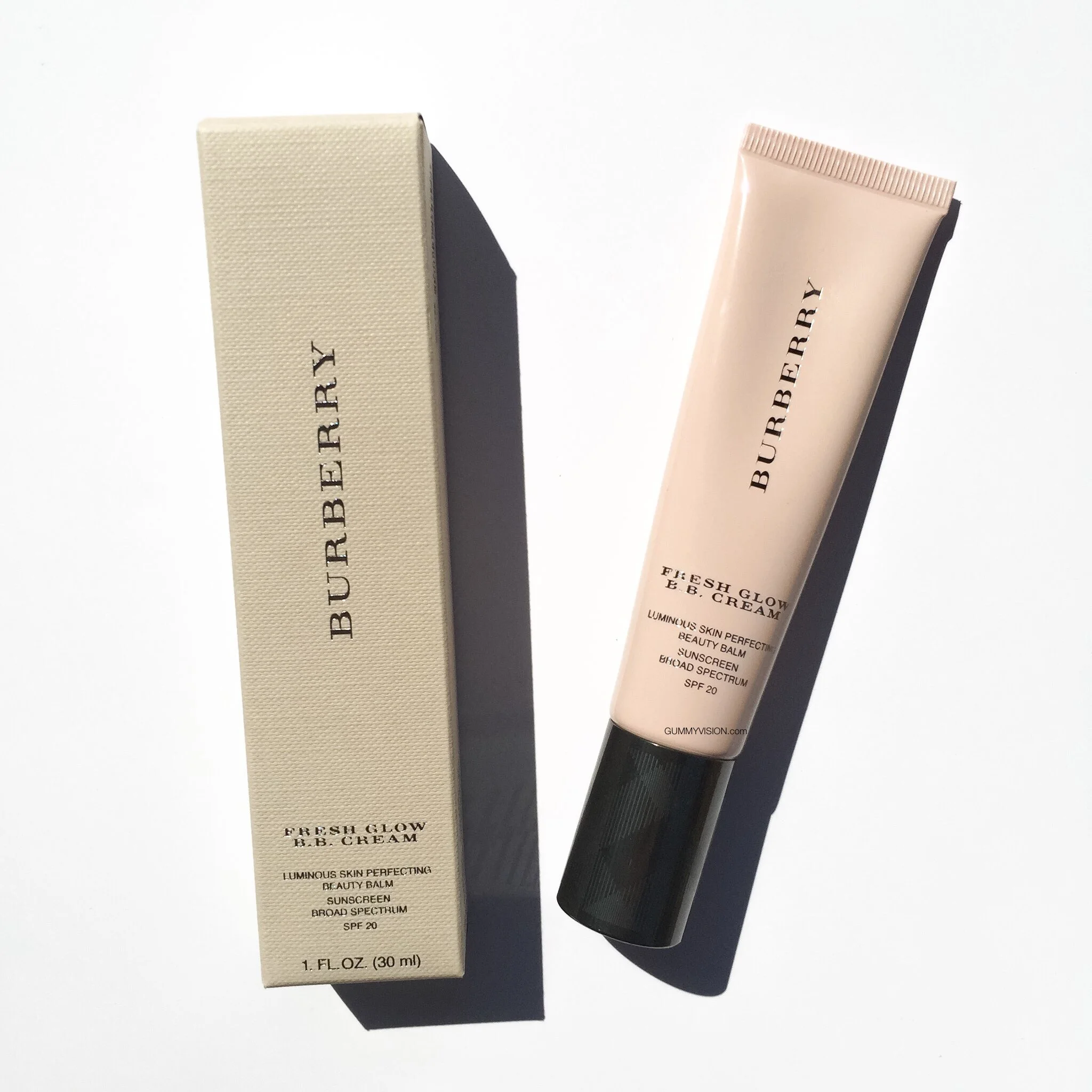 Burberry Fresh Glow BB Cream SPF20 in Light - gummyvision.com