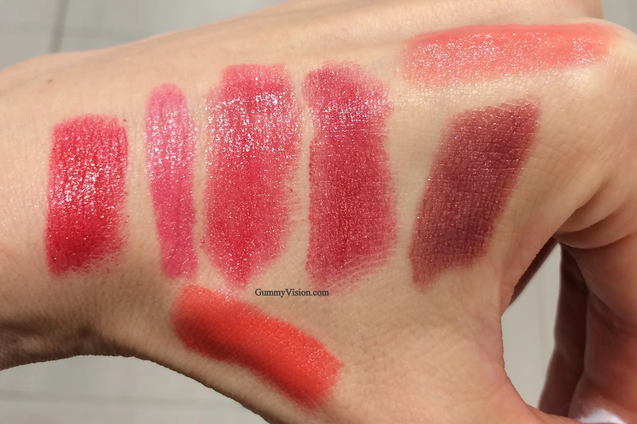 Fall 2014 Guerlain Kiss Kiss - store lighting