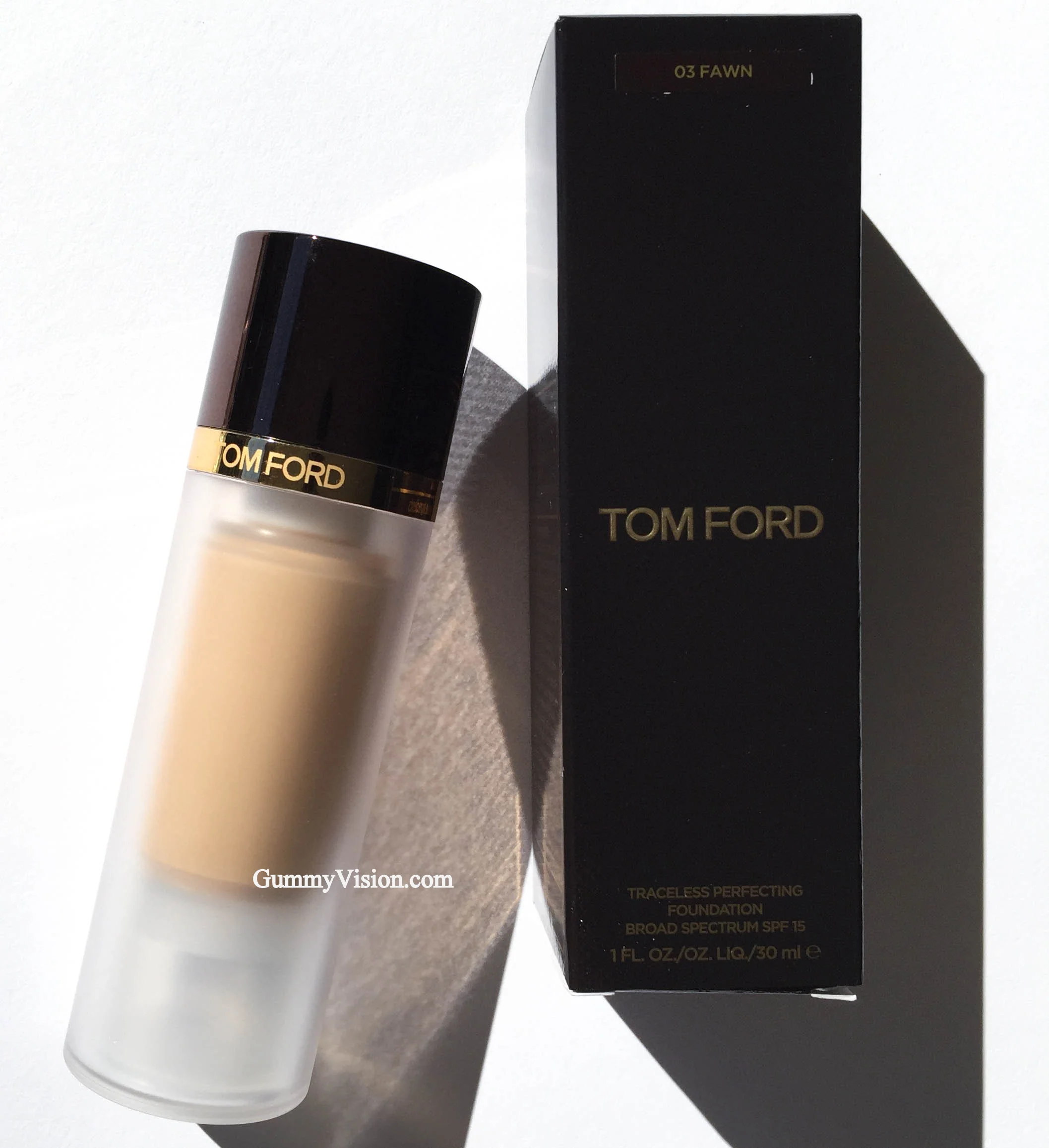 Tom Ford Traceless Perfecting Foundation SPF15 - www.gummyvision.com