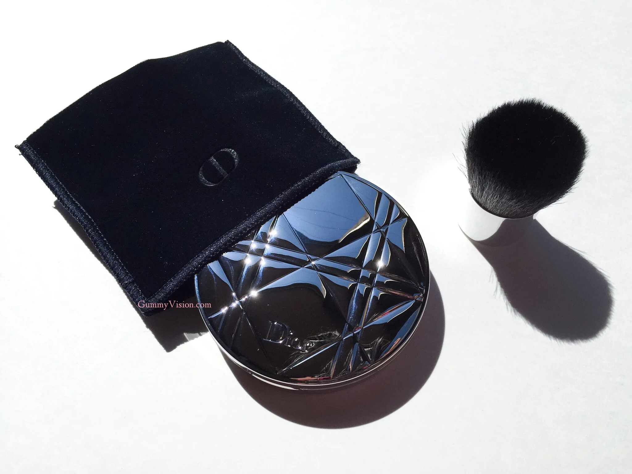 Dior Diorskin Nude Air Healthy Glow Invisible Powder In 020 Light Beige - gummyvision.com