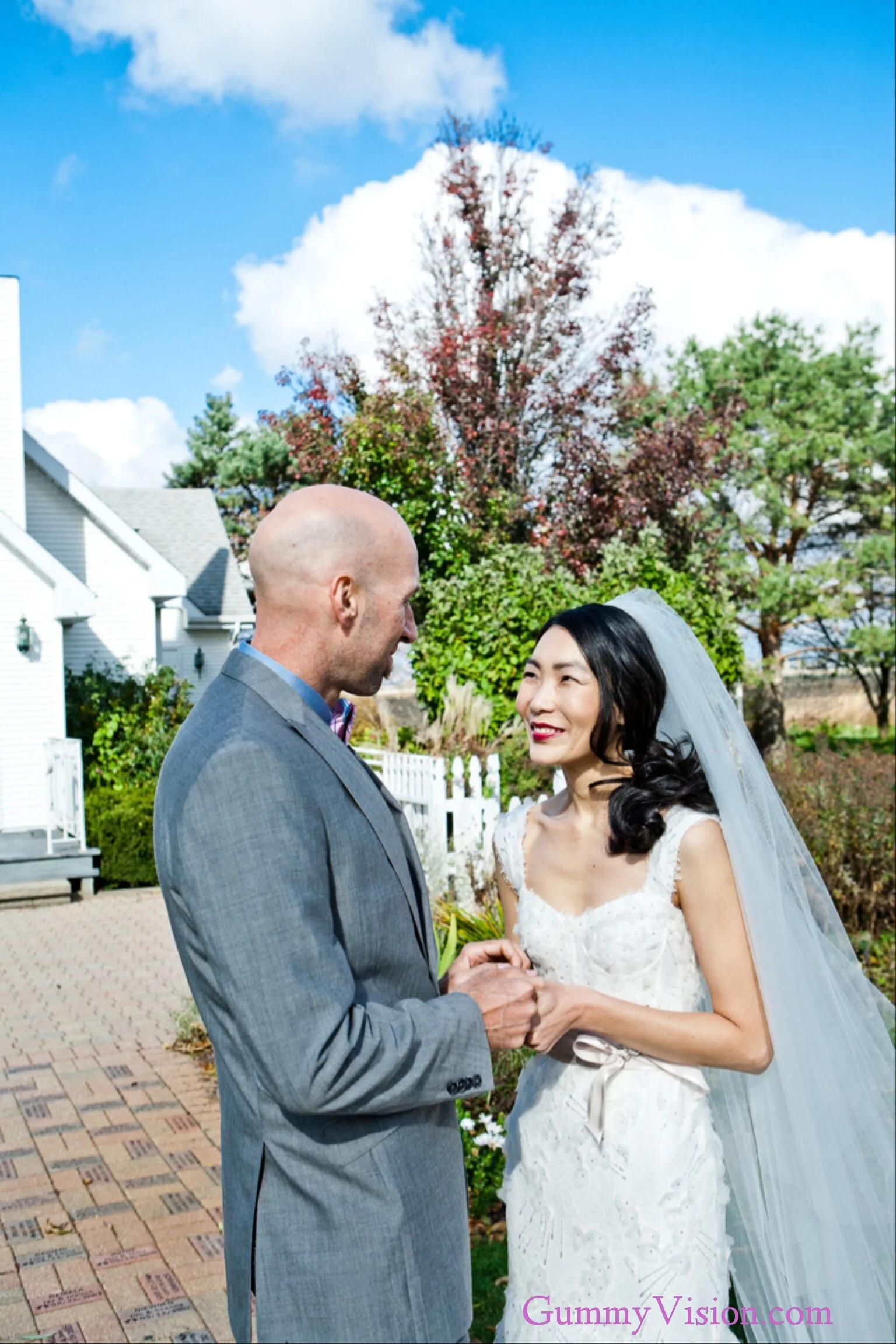 Gratuitous wedding pic because it was one of my BEST MAKEUP DAYS EVER!!!!!&nbsp;