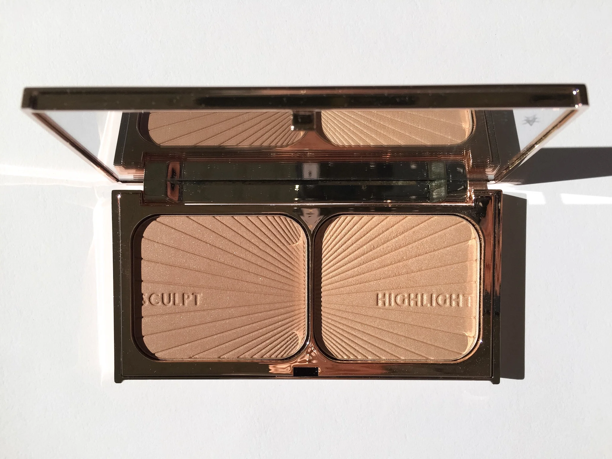 Charlotte Tilbury Filmstar Bronze and Glow - www.gummyvision.com