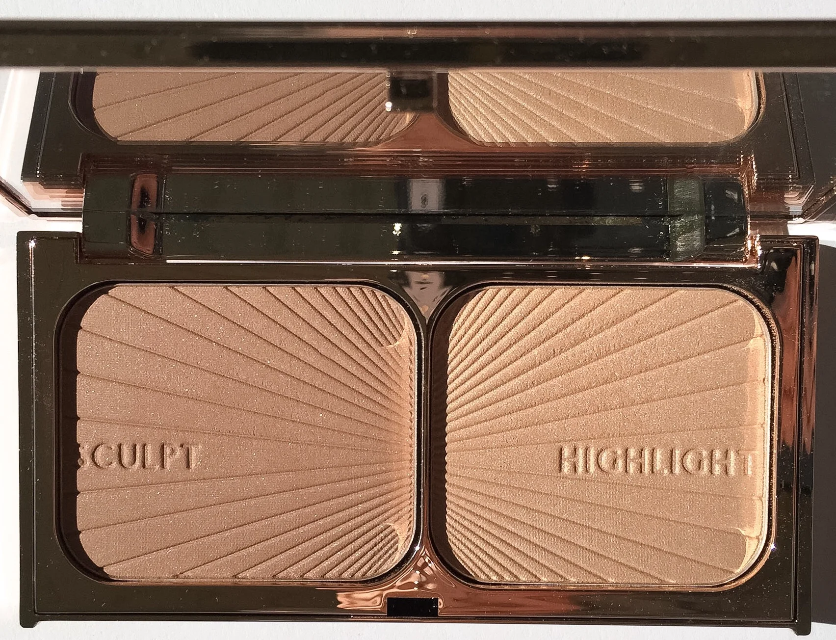 Charlotte Tilbury Filmstar Bronze and Glow - www.gummyvision.com