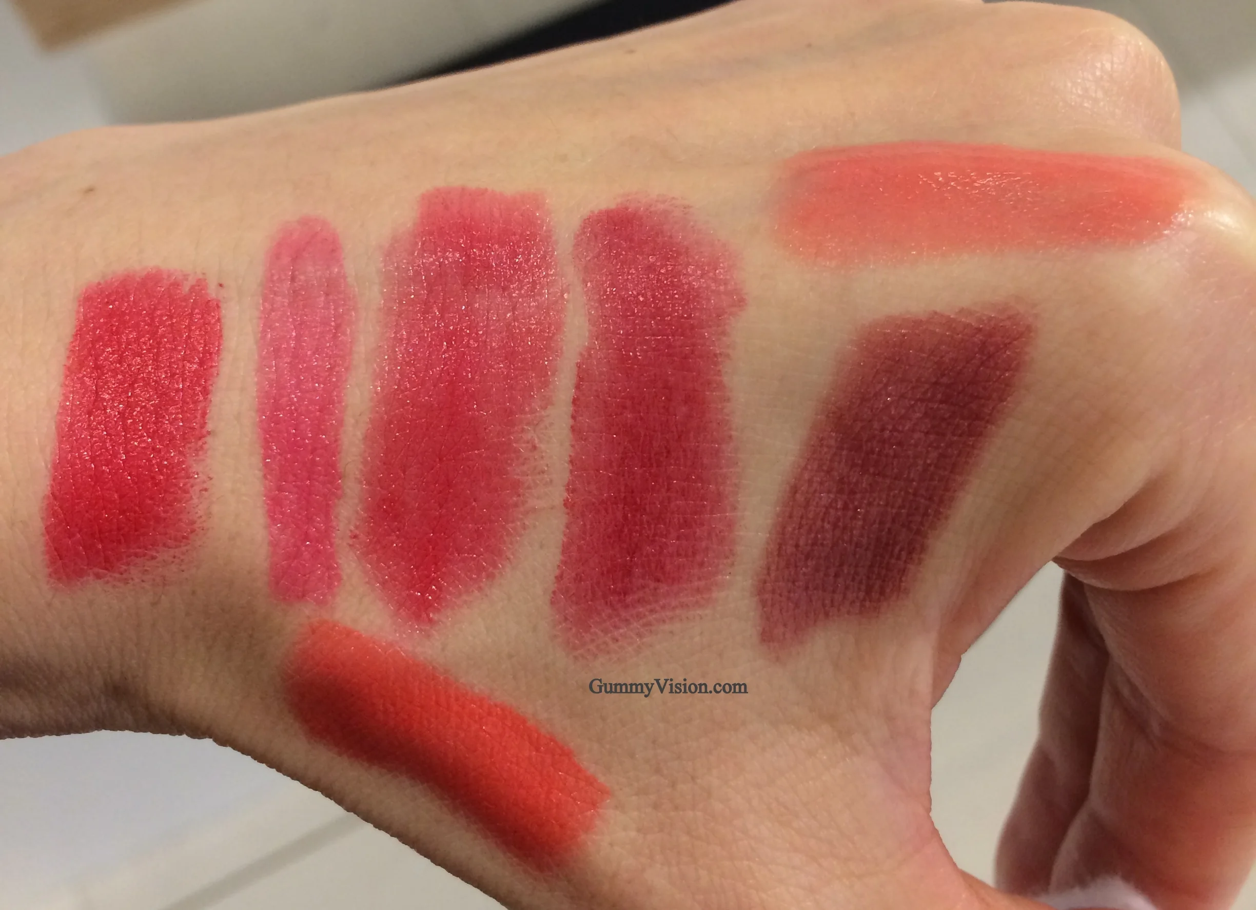 Fall 2014 Guerlain Kiss Kiss - store lighting